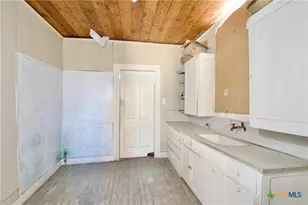 216 Fortune St, Marlin, TX 76661 - Photo 6