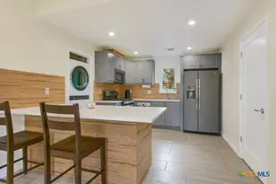 1705 E 14th St, Austin, TX 78702 - Photo 2