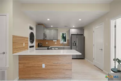 1705 E 14th Street #B, Austin, TX 78702 - Photo 10