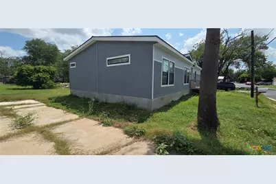 2214 Pecan Street, Bastrop, TX 78602 - Photo 4