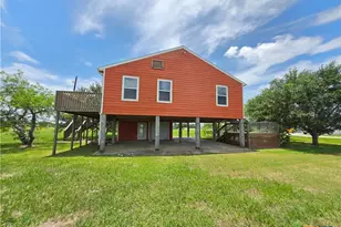 205 Buckskin Dr, Palacios, TX 77465 - Photo 8