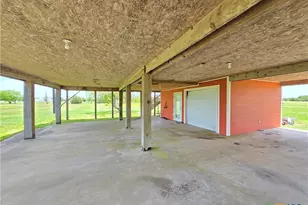 205 Buckskin Dr, Palacios, TX 77465 - Photo 6