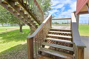 205 Buckskin Dr, Palacios, TX 77465 - Photo 10