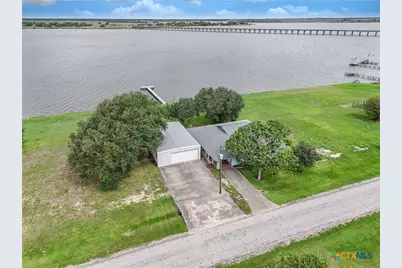 748 W Bayshore Drive, Palacios, TX 77465 - Photo 46