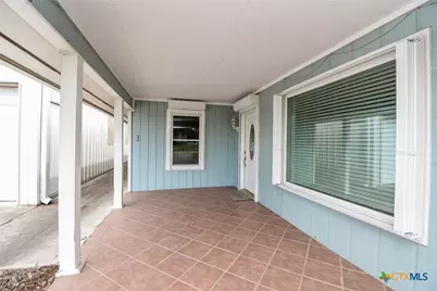 748 W Bayshore Drive, Palacios, TX 77465 - Photo 4