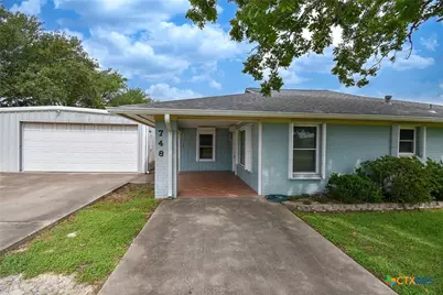 748 W Bayshore Drive, Palacios, TX 77465 - Photo 2