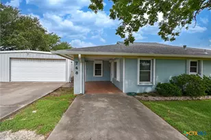 748 W Bayshore Dr, Palacios, TX 77465 - Photo 2