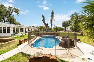 227 Henderson Ln, Lockhart, TX 78644 - Photo 4