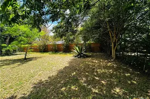 226 Duggan St, Seguin, TX 78155 - Photo 18