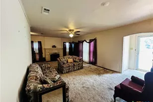 226 Duggan St, Seguin, TX 78155 - Photo 6