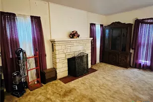 226 Duggan St, Seguin, TX 78155 - Photo 8