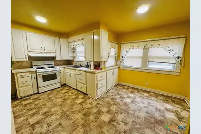 226 Duggan Street, Seguin, TX 78155 - Photo 14