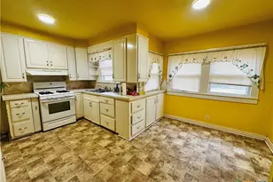 226 Duggan St, Seguin, TX 78155 - Photo 14