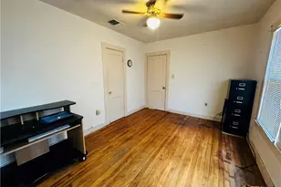 226 Duggan St, Seguin, TX 78155 - Photo 10