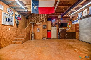 305 W Division St, Edna, TX 77957 - Photo 36
