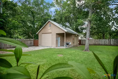 305 W Division Street, Edna, TX 77957 - Photo 34