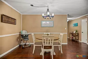 305 W Division St, Edna, TX 77957 - Photo 8