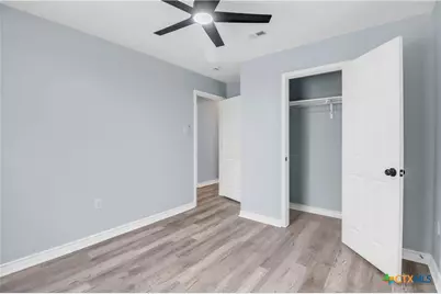 1037 N Guadalupe Street, Seguin, TX 78155 - Photo 14