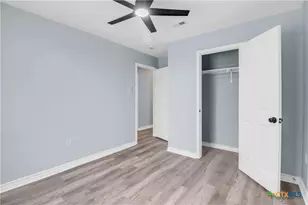 1037 N Guadalupe St, Seguin, TX 78155 - Photo 14