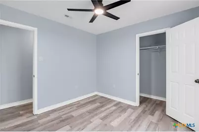1037 N Guadalupe Street, Seguin, TX 78155 - Photo 12