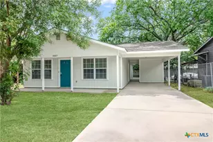 1037 N Guadalupe St, Seguin, TX 78155 - Photo 1
