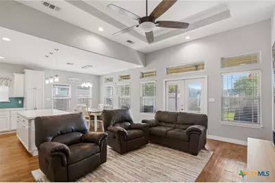 121 Nantucket Avenue, Victoria, TX 77904 - Photo 6