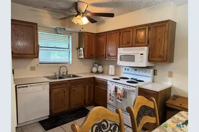 202 Vanessa Lane, Victoria, TX 77901 - Photo 12