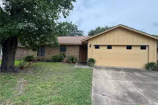 202 Vanessa Ln, Victoria, TX 77901 - Photo 2