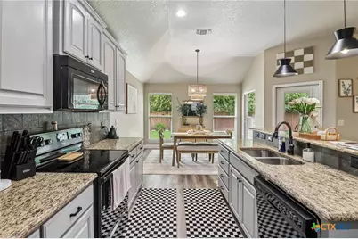 538 Melissa Lane, New Braunfels, TX 78130 - Photo 10