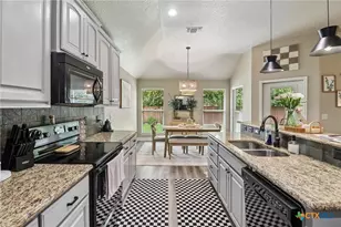 538 Melissa Ln, New Braunfels, TX 78130 - Photo 10
