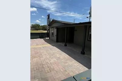 1037 W Court Street #A, Seguin, TX 78155 - Photo 1