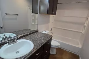 1037 W Court St, Seguin, TX 78155 - Photo 14