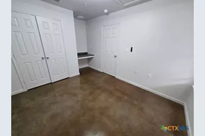 1037 W Court Street #A, Seguin, TX 78155 - Photo 8