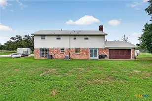 6072 Co Rd 122, Hallettsville, TX 77964 - Photo 4