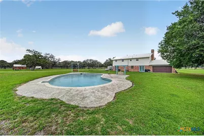 6072 County Road 122, Hallettsville, TX 77964 - Photo 2