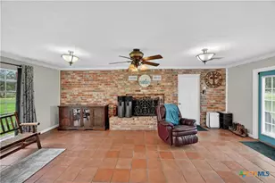 6072 Co Rd 122, Hallettsville, TX 77964 - Photo 18