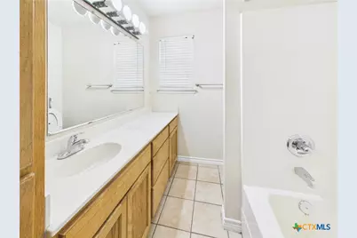 1125 Iris Crescent, Floresville, TX 78114 - Photo 16