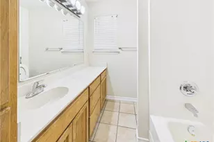 1125 Iris Crescent, Floresville, TX 78114 - Photo 16