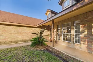 1125 Iris Crescent, Floresville, TX 78114 - Photo 4