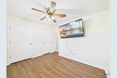 1125 Iris Crescent, Floresville, TX 78114 - Photo 20