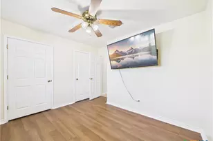 1125 Iris Crescent, Floresville, TX 78114 - Photo 20