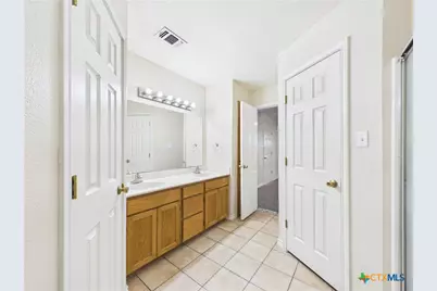 1125 Iris Crescent, Floresville, TX 78114 - Photo 24