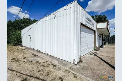504 E Warren Avenue, Victoria, TX 77901 - Photo 6