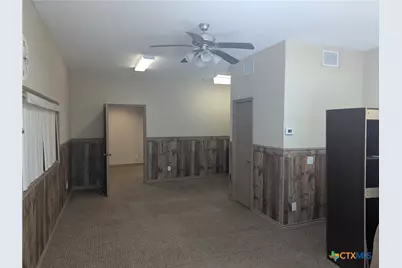 504 E Warren Avenue, Victoria, TX 77901 - Photo 4