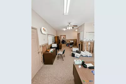 504 E Warren Avenue, Victoria, TX 77901 - Photo 8