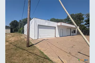 504 E Warren Avenue, Victoria, TX 77901 - Photo 2