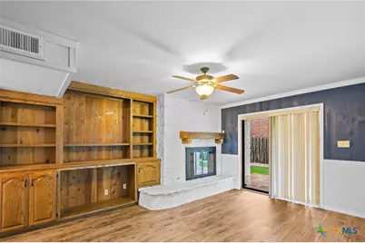 213 Tracy Lane, Victoria, TX 77904 - Photo 6