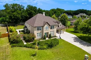 257 Las Brisas Blvd, Seguin, TX 78155 - Photo 6