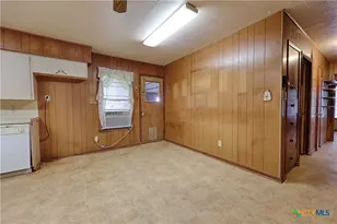 200 Young St, Hallettsville, TX 77964 - Photo 8