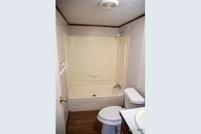 102 Harrison Street, Victoria, TX 77904 - Photo 6